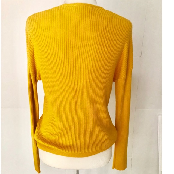 ⭐️Yellow light top sweater ⭐️brand new💥 - Picture 3 of 4